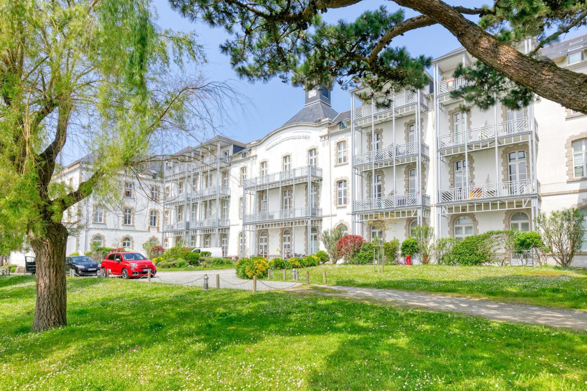 Appartement Face Et Piscine